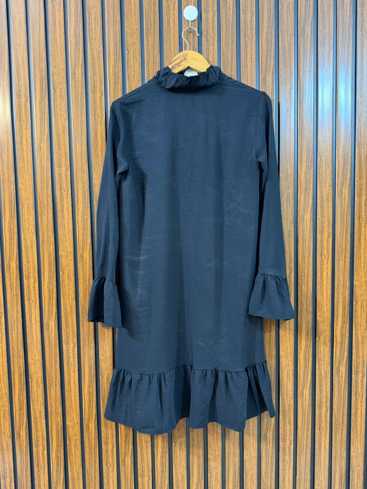 Chest 18  Length 35  Fabric Silk Branded Women's Everyday Top
