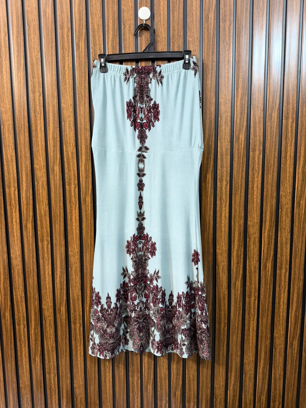 Waist 32  Length 37  Fabric Silk Jersey Branded Women's Skirt