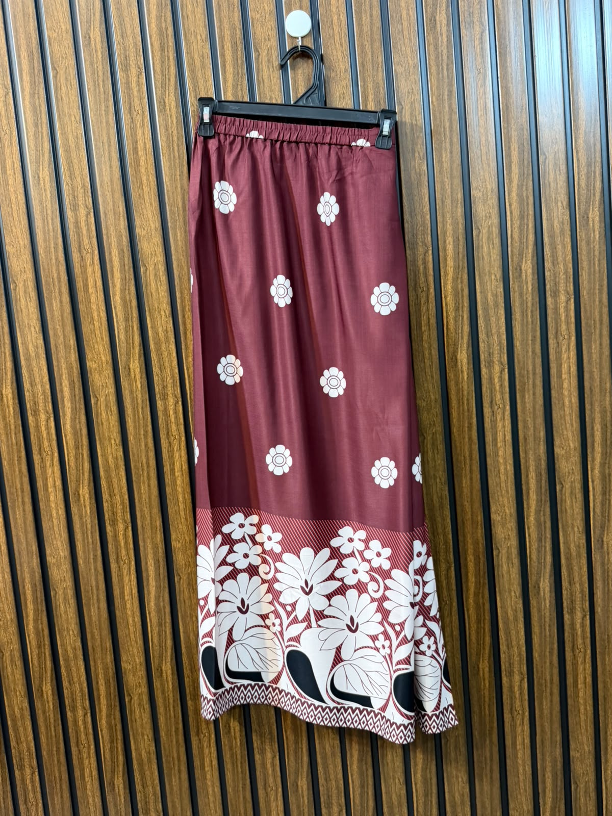 Waist 26  Length 36  Fabric Silk Western Skirt for Women