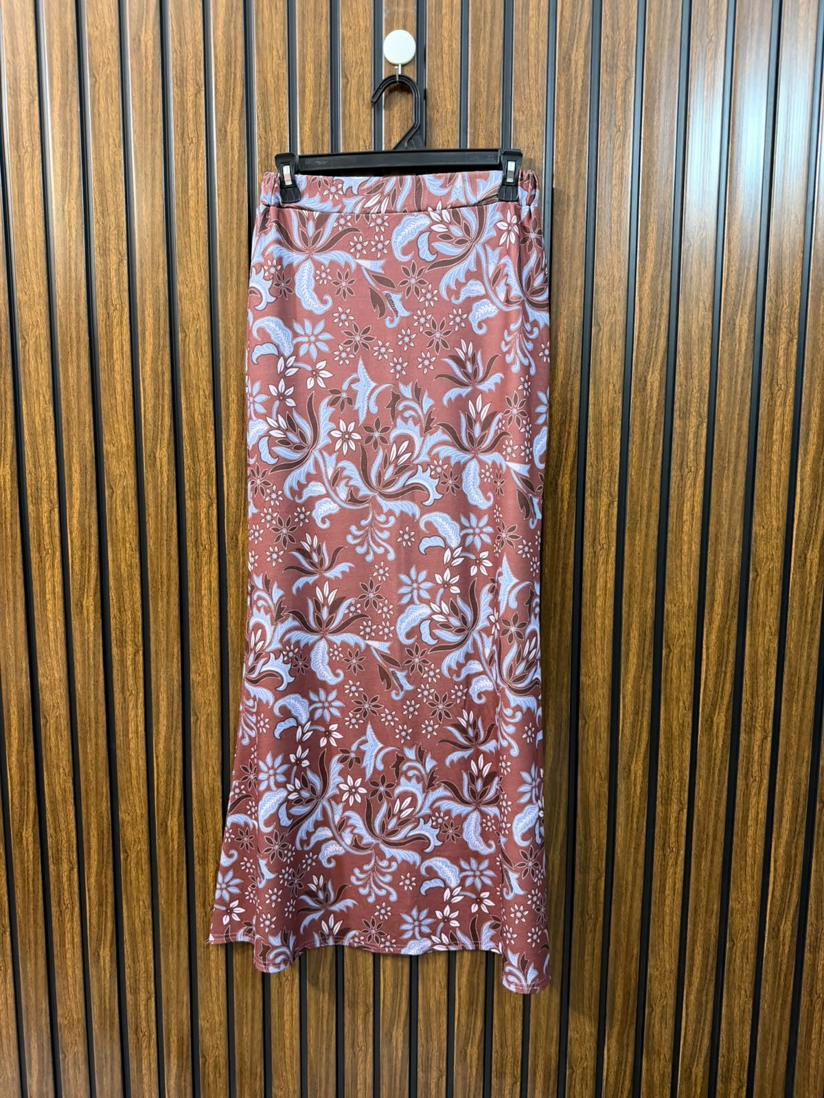 Waist 30  Length 39  Fabric Silk Jersey Women's Casual Skirt