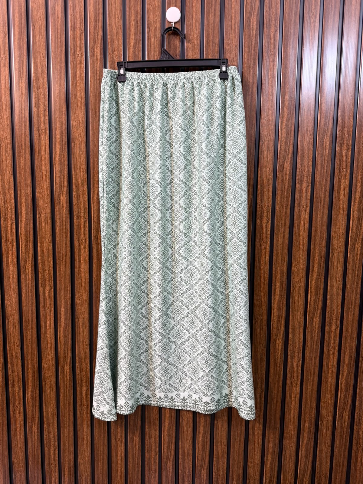 Waist 36  Length 36  Fabric Silk Branded Skirt for Ladies
