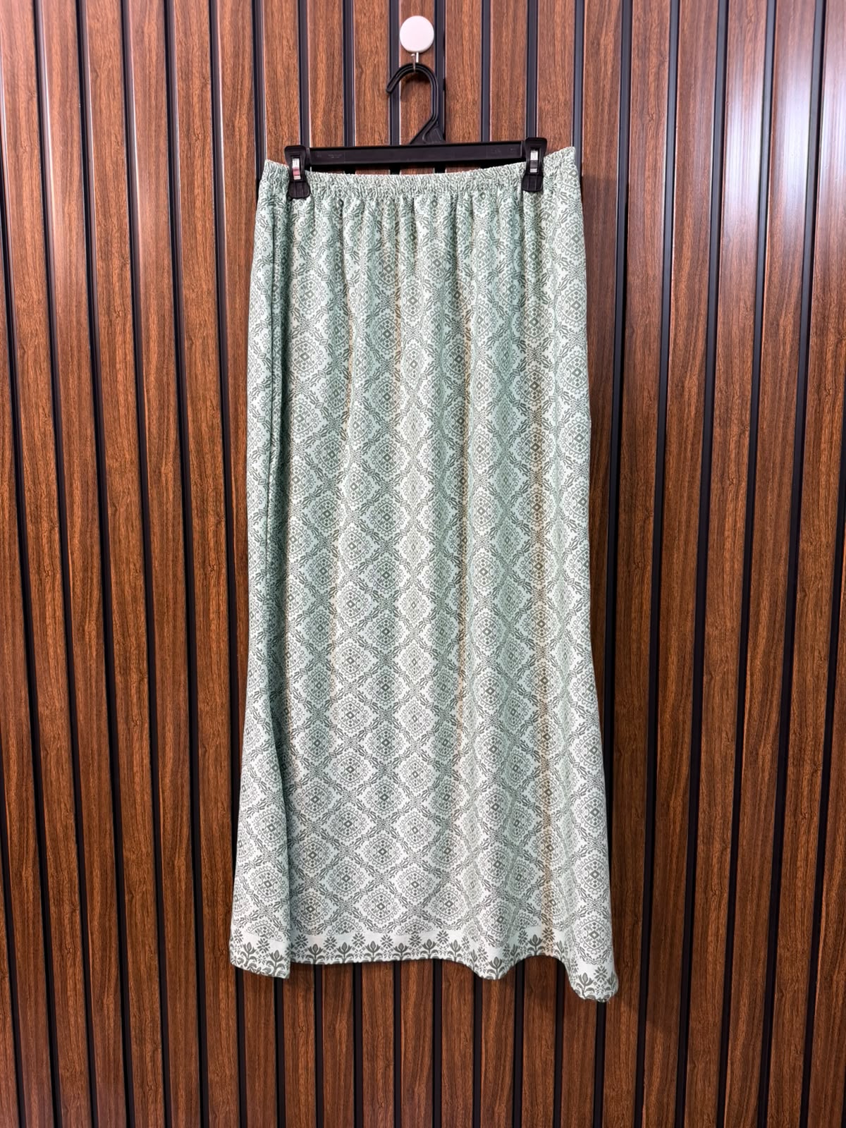 Waist 36  Length 36  Fabric Silk Branded Skirt for Ladies