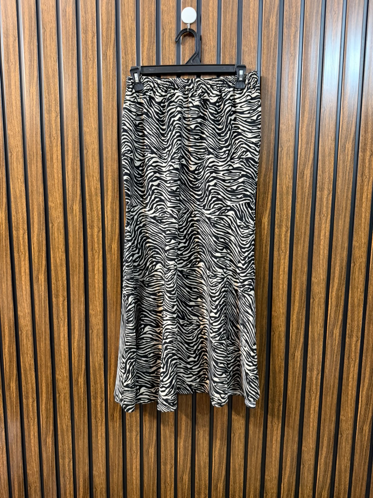 Waist 30  Length 33  Fabric Silk Women's Smart Skirt