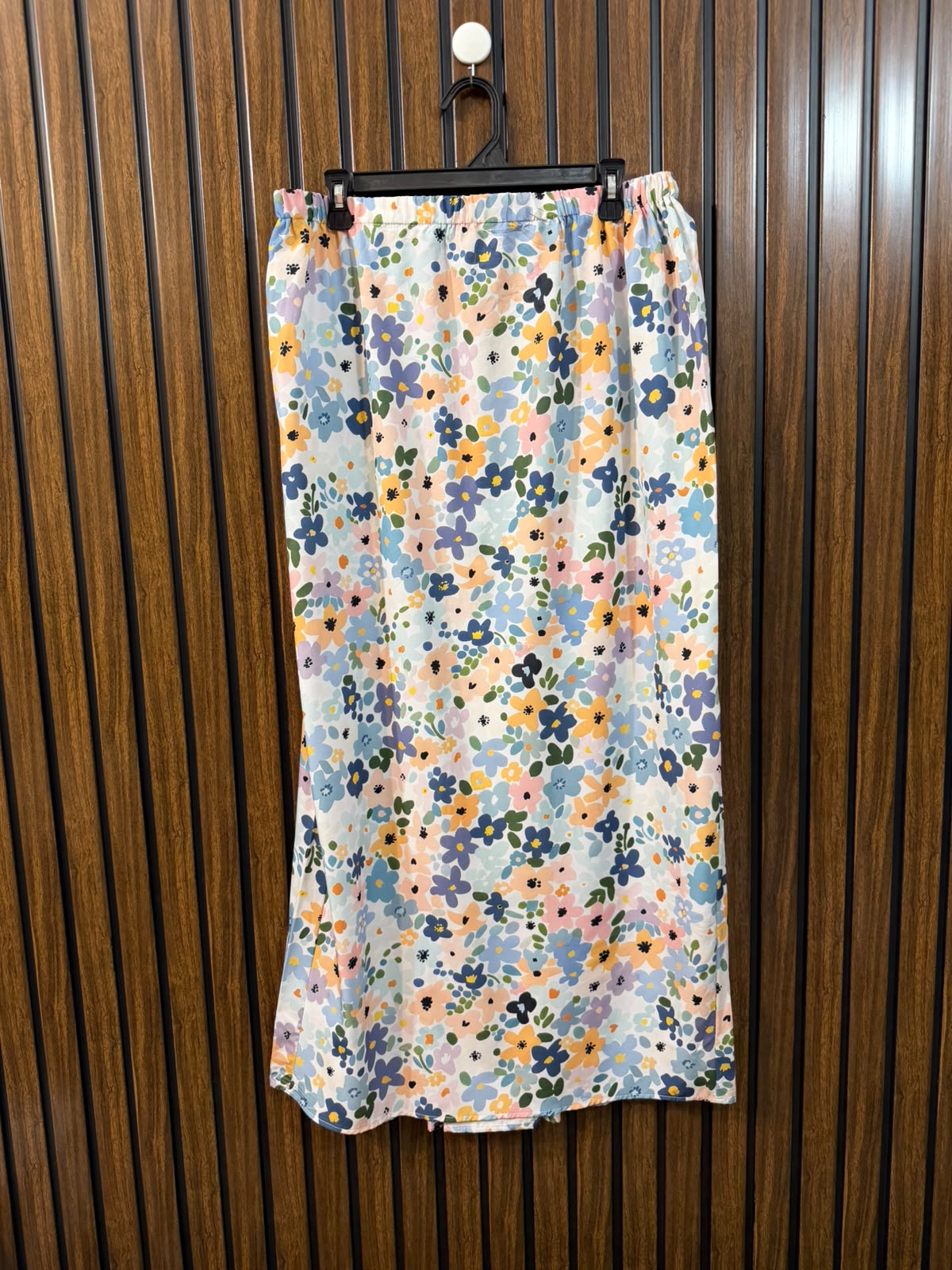 Waist 38  Length 38  Fabric Silk Women's Skirt Online