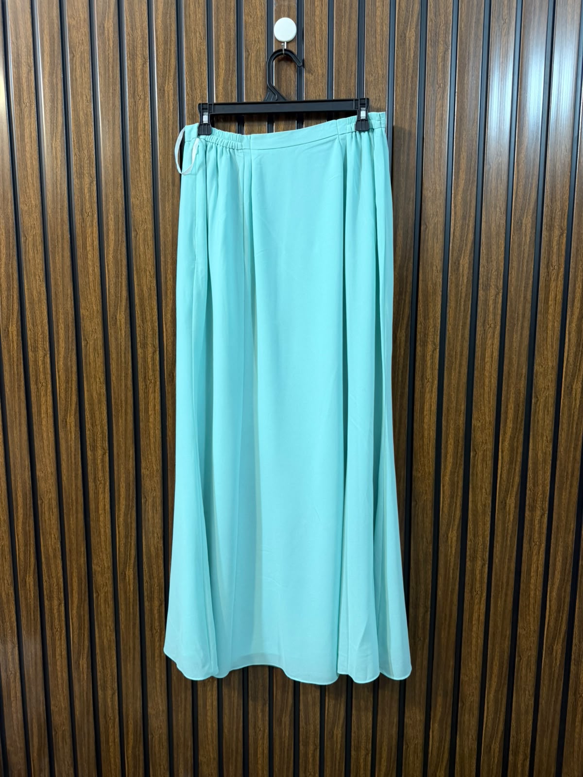 Waist 34  Length 39  Fabric Chiffon Branded Women's Outfit Skirt