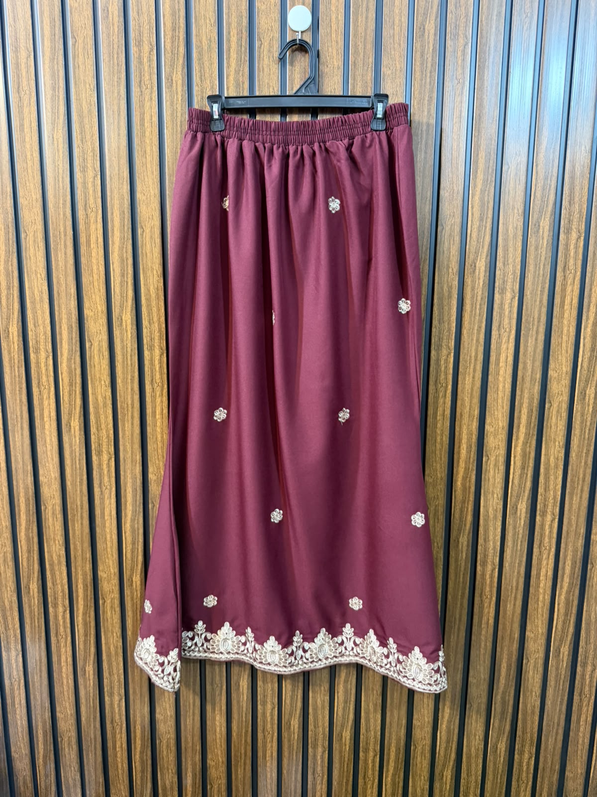 Waist 38  Length 39  Fabric Silk Women's Essential Skirt