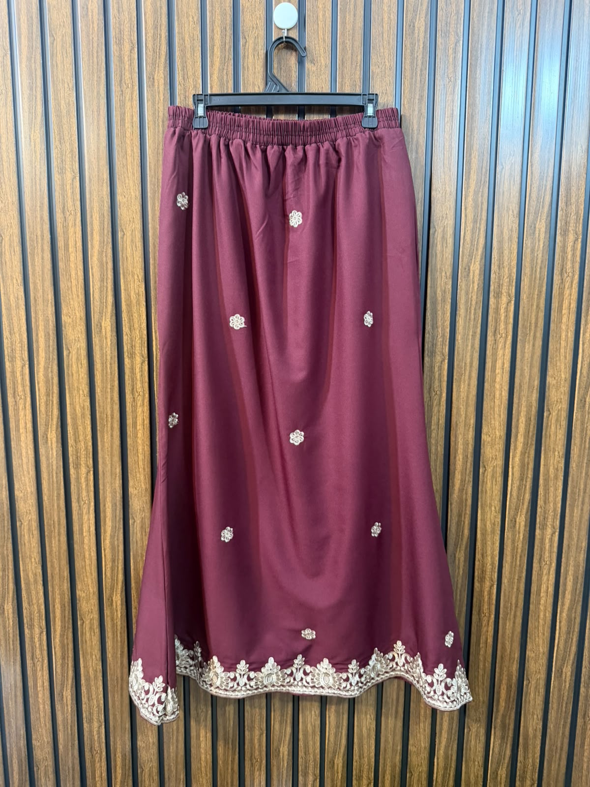 Waist 38  Length 39  Fabric Silk Women's Essential Skirt