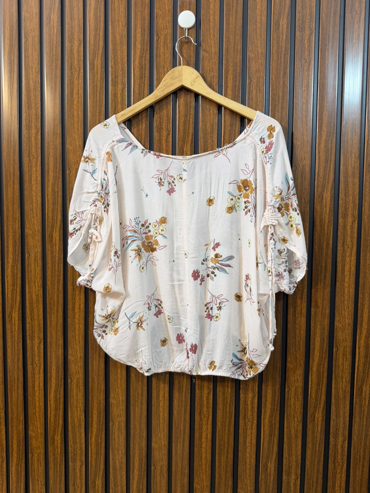 Chest Medium Baggy Style  Length 21  Fabric Linen Women's Branded Fashion Top