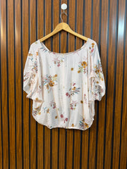 Chest Medium Baggy Style  Length 21  Fabric Linen Women's Branded Fashion Top