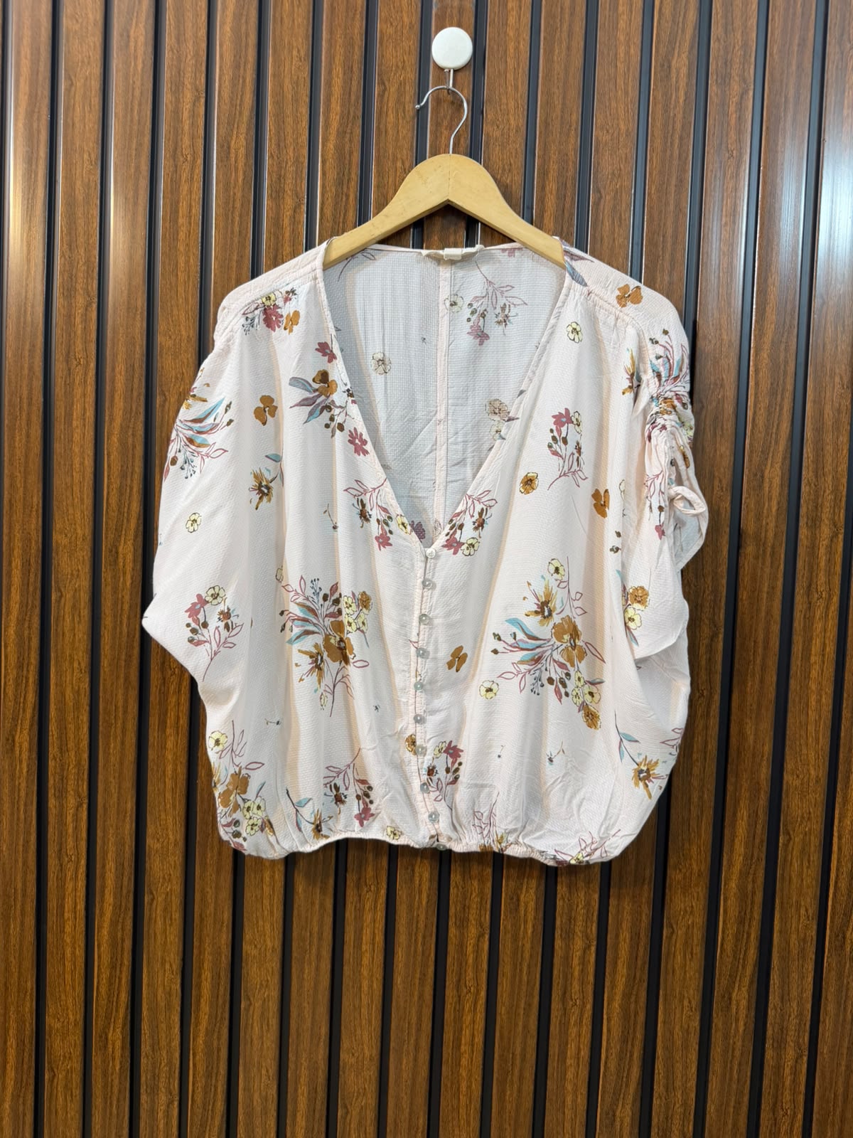 Chest Medium Baggy Style  Length 21  Fabric Linen Women's Branded Fashion Top