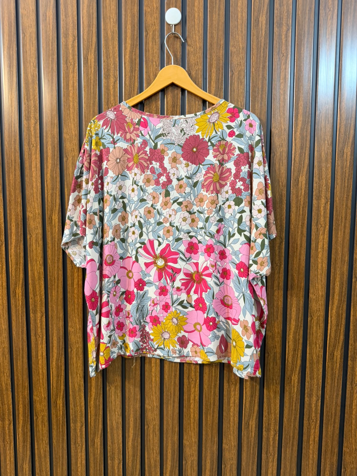 Chest Medium Baggy Style  Length 25  Fabric Linen Western Branded Ladies Summer Top