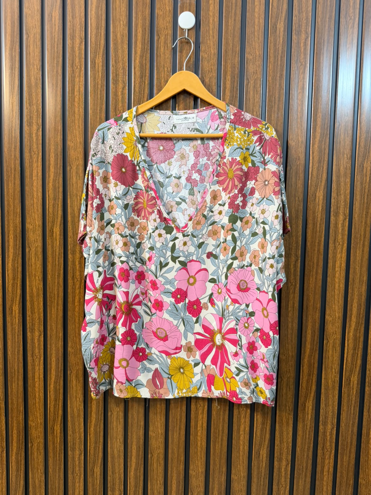 Chest Medium Baggy Style  Length 25  Fabric Linen Western Branded Ladies Summer Top