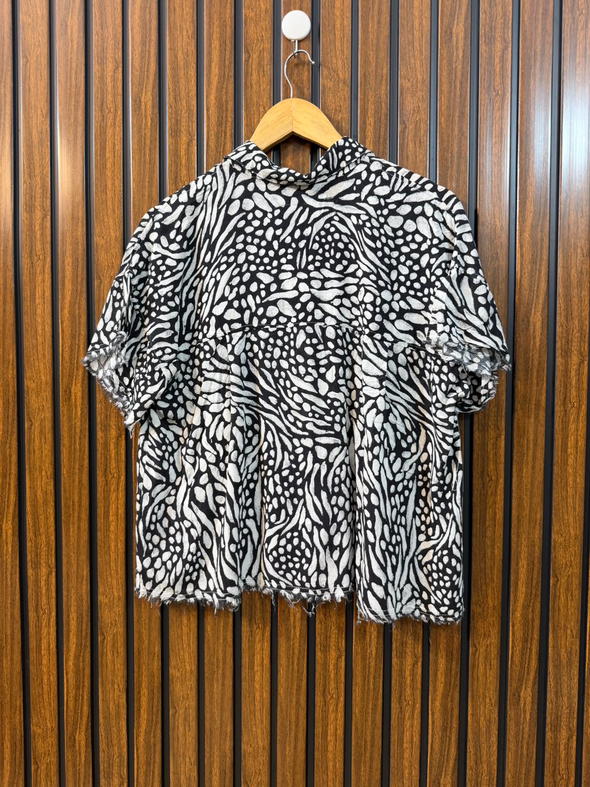 Chest 21  Length 21  Fabric Linen Women's Casual Fashion Top