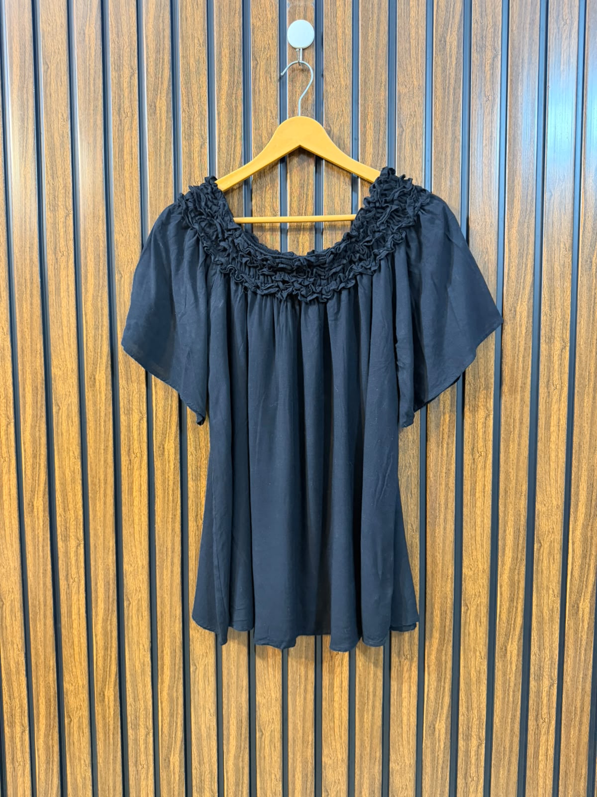 Chest 20  Length 22  Fabric Linen Branded Women's Basic Half Sleeve Top