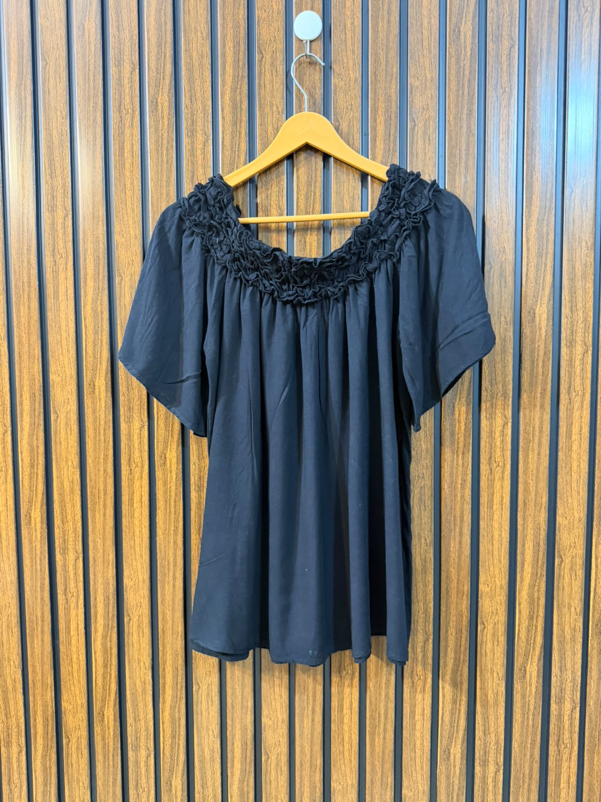 Chest 20  Length 22  Fabric Linen Branded Women's Basic Half Sleeve Top