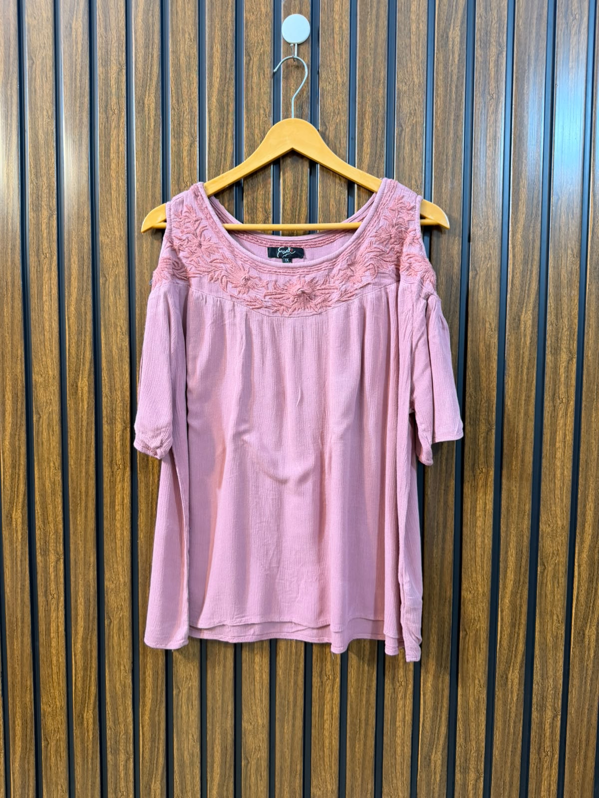 Chest 24  Length 23.5  Fabric Rayon Women's Half Sleeve Everyday Top