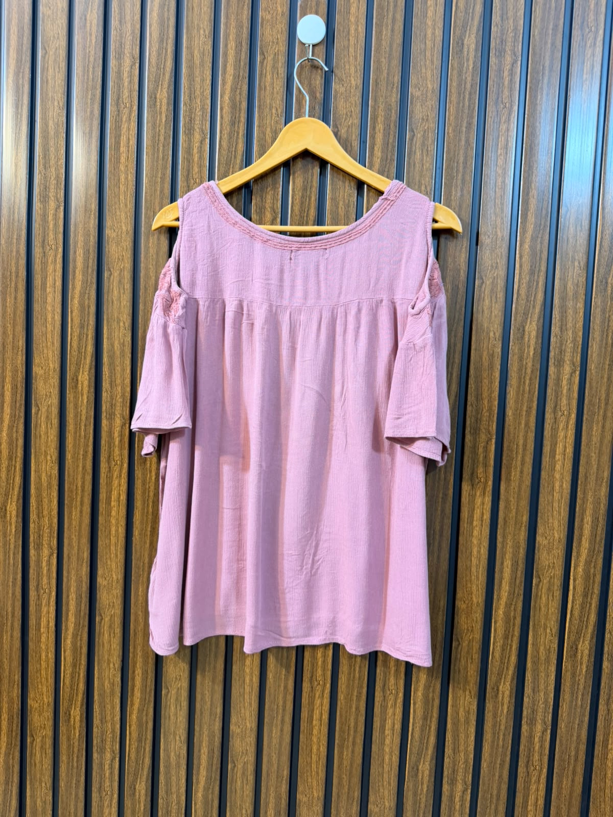 Chest 24  Length 23.5  Fabric Rayon Women's Half Sleeve Everyday Top