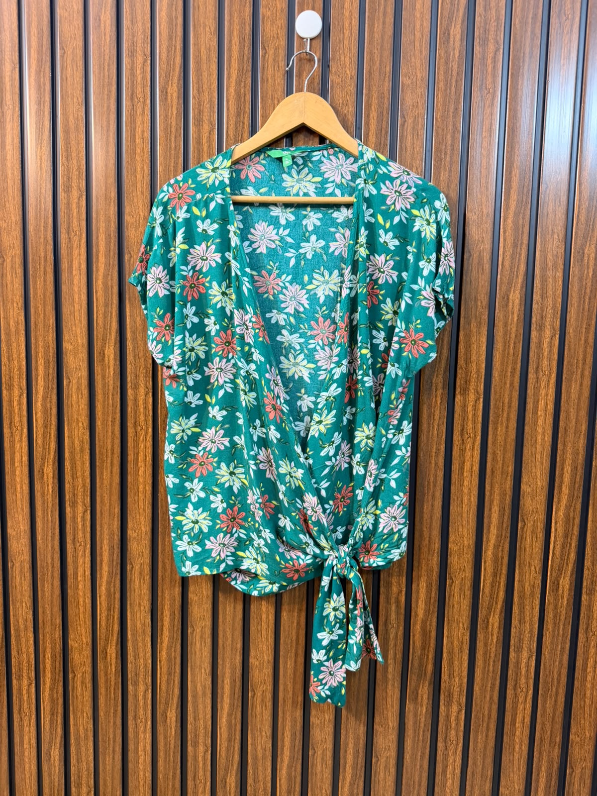 Chest Xl  Length 24  Fabric Rayon Western Branded Women's Daily Top
