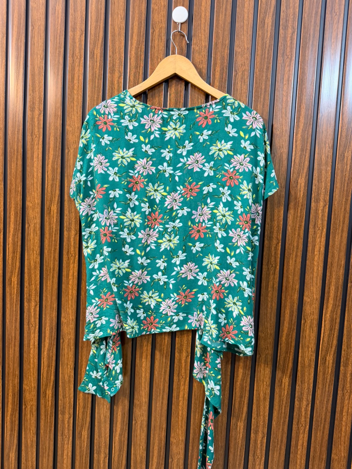 Chest Xl  Length 24  Fabric Rayon Western Branded Women's Daily Top