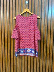 Chest 21  Length 26  Fabric Linen Branded Women's Weekend Top