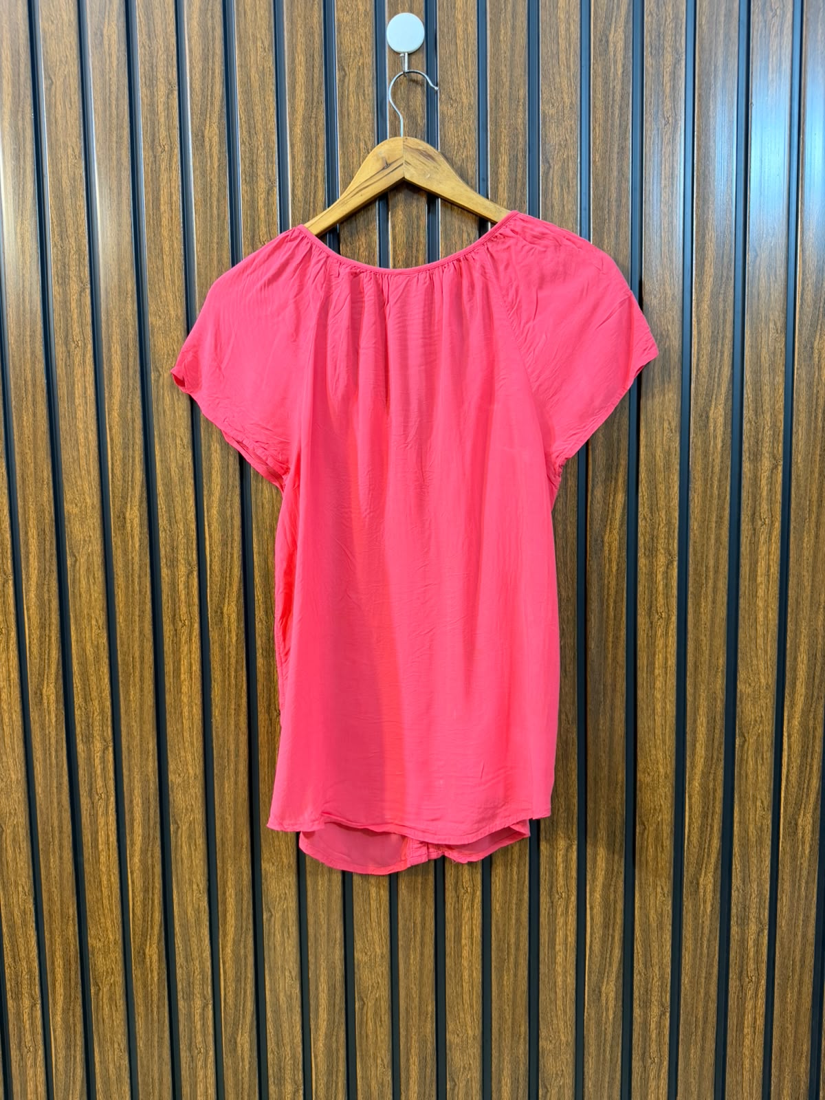 Chest 20  Length 25  Fabric Linen Western Branded Women's Trendy Top