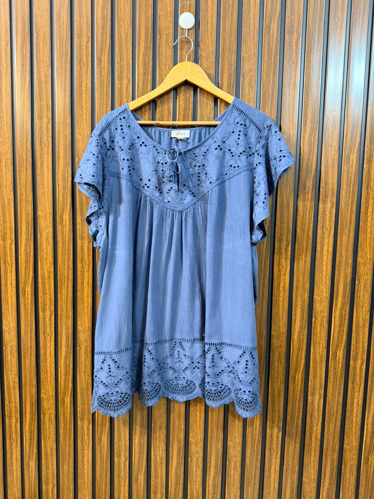Chest 27  Length 29  Front Fabric Rayon  Back Fabric Jersey Branded Women's Premium Top