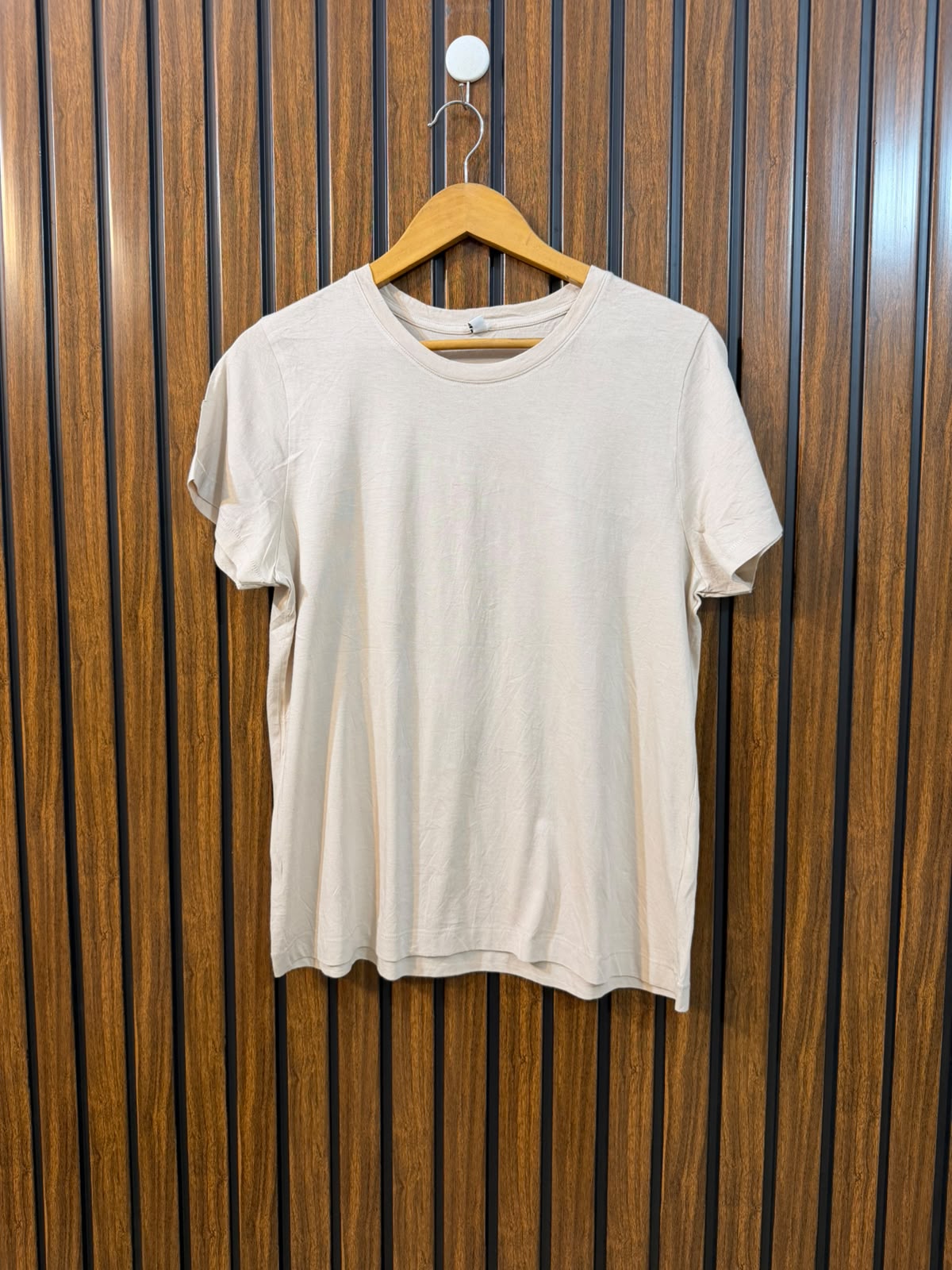 Chest 20  Length 24 Women's Fashion T-Shirt