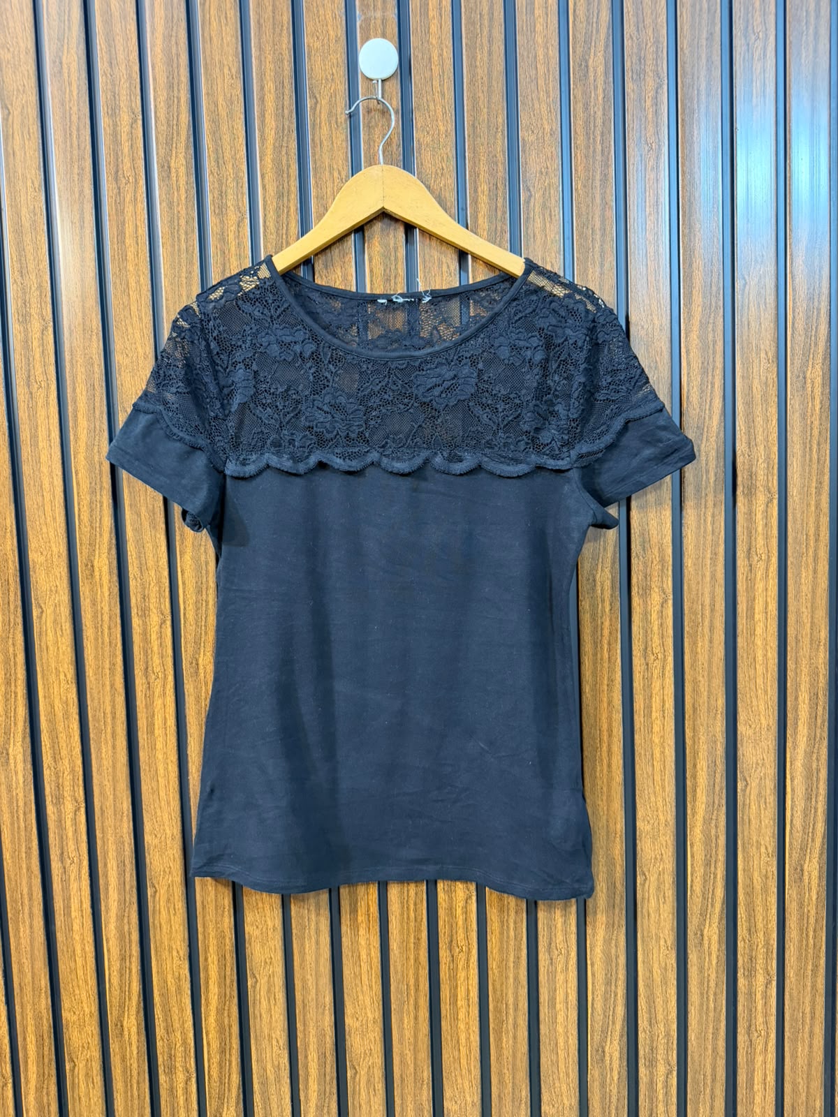Chest 18  Length 24 Trendy Women's T-Shirt