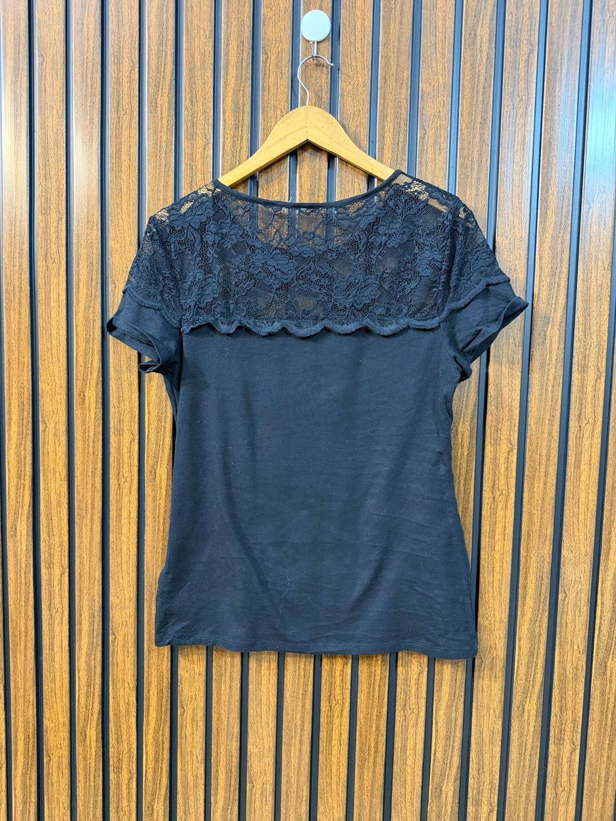 Chest 18  Length 24 Trendy Women's T-Shirt