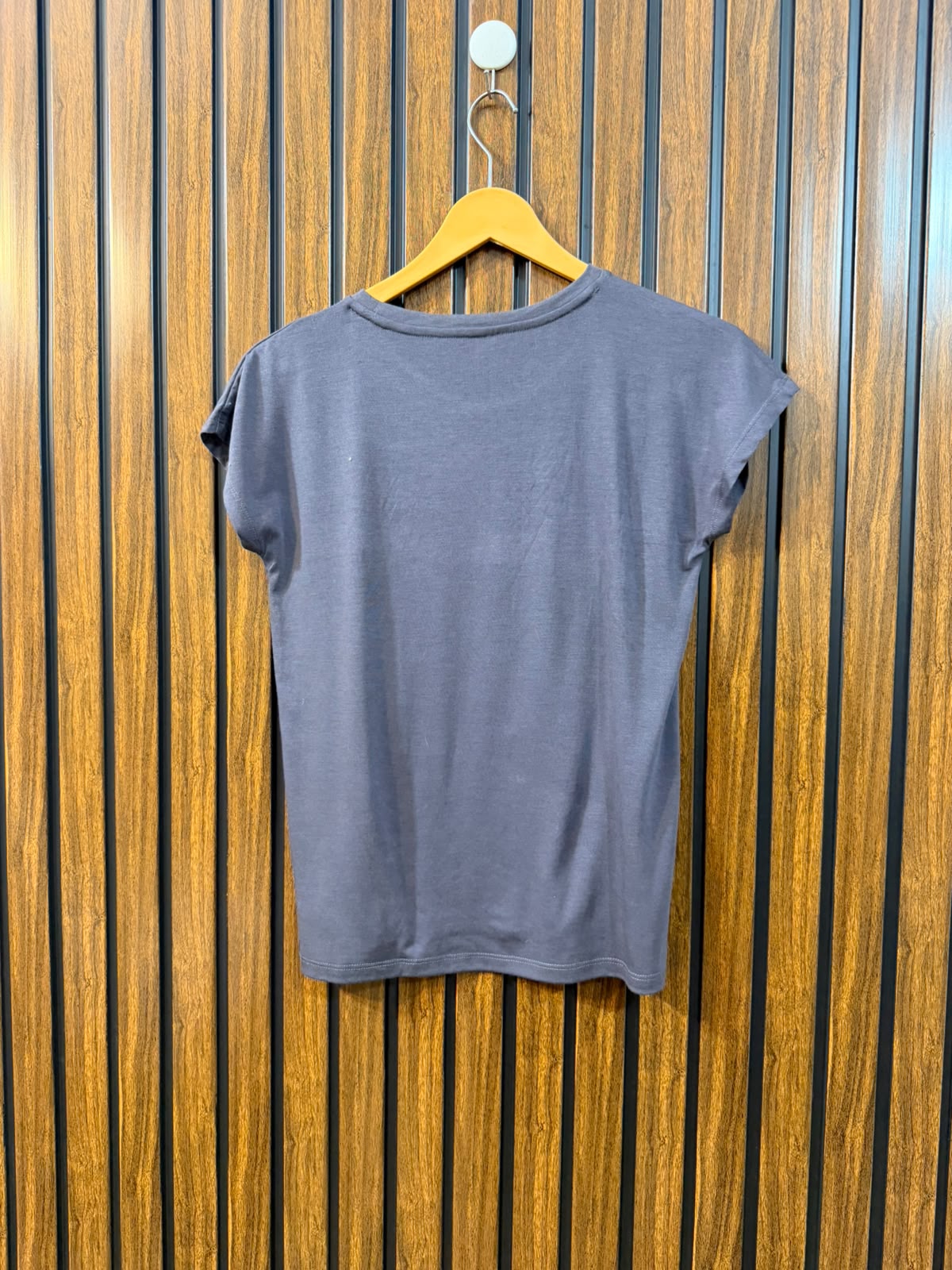 Chest 17  Length 21 Elegant Women's T-Shirt
