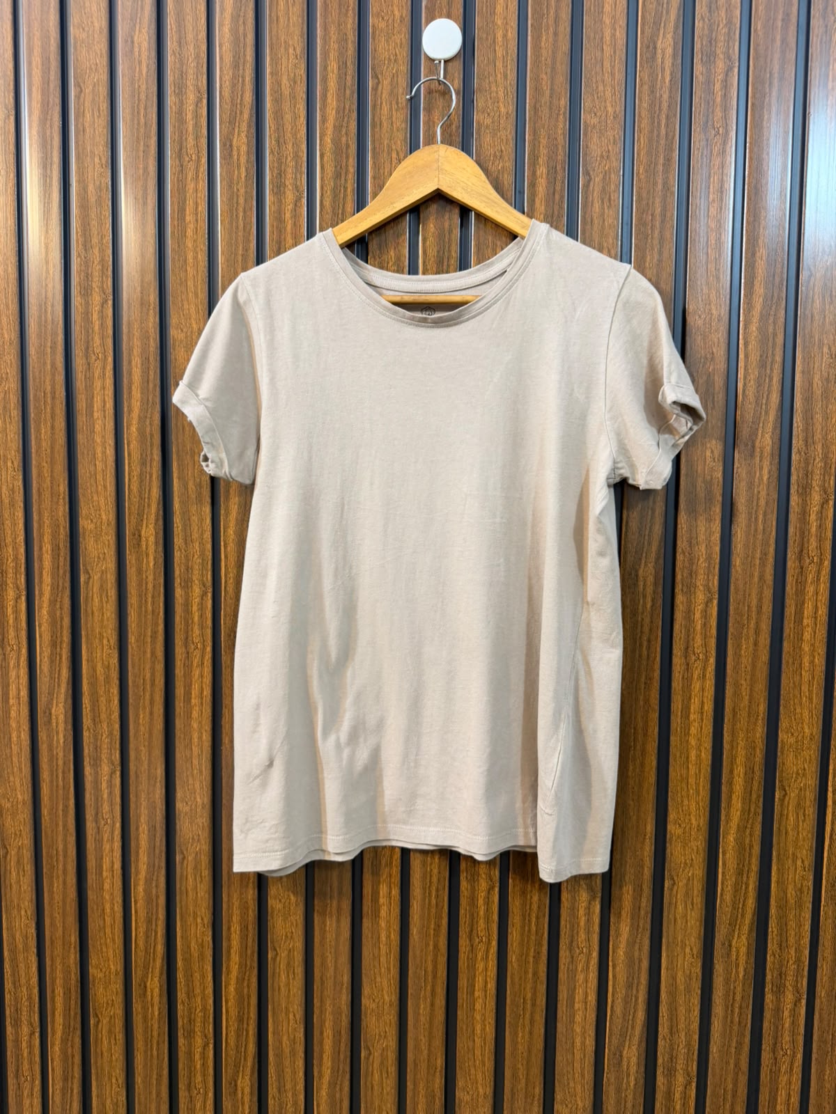 Chest 17  Length 22 Women's Signature T-Shirt