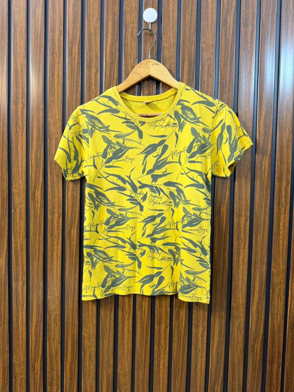 Chest 17  Length 21 Fashionable Women's T-Shirt