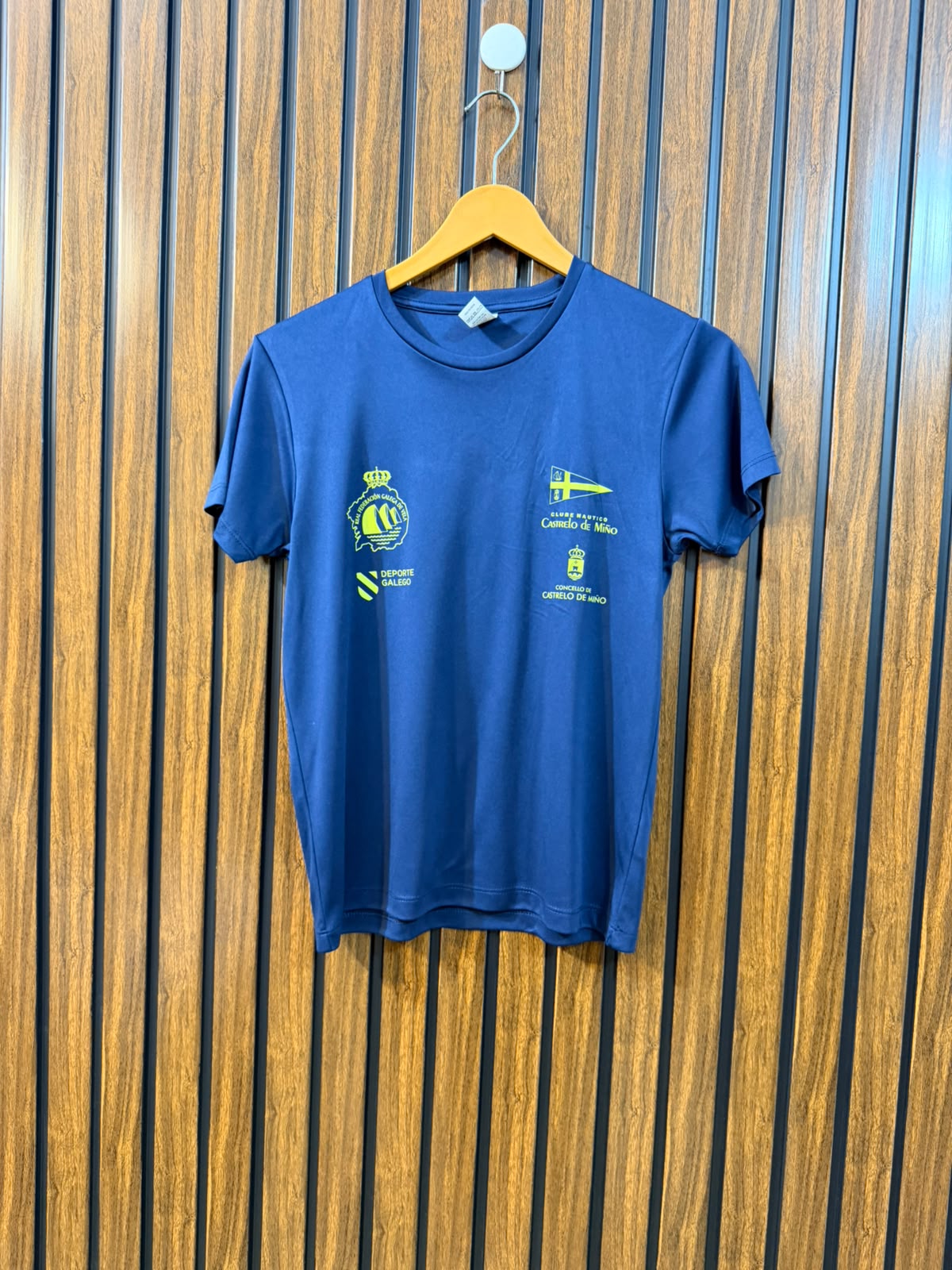 Chest 17  Length 20.5 Women's Trendy T-Shirt