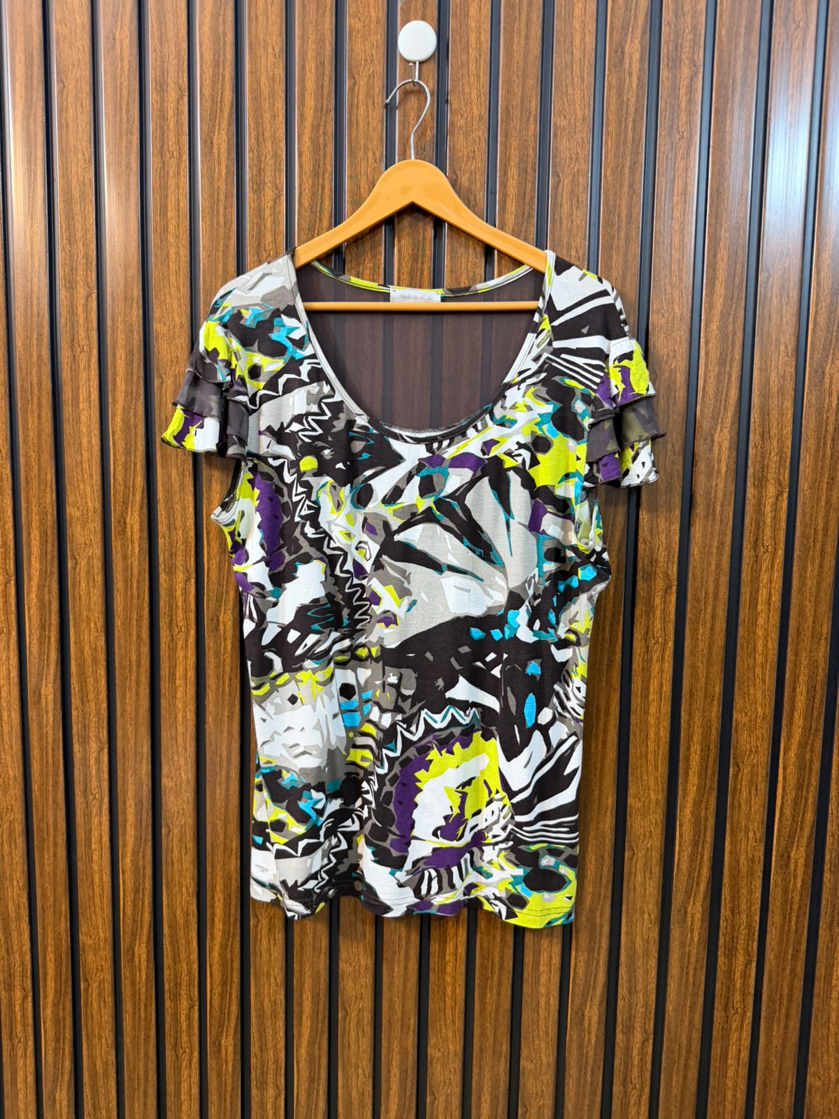 Chest 22  Length 26 Women's Wardrobe T-Shirt