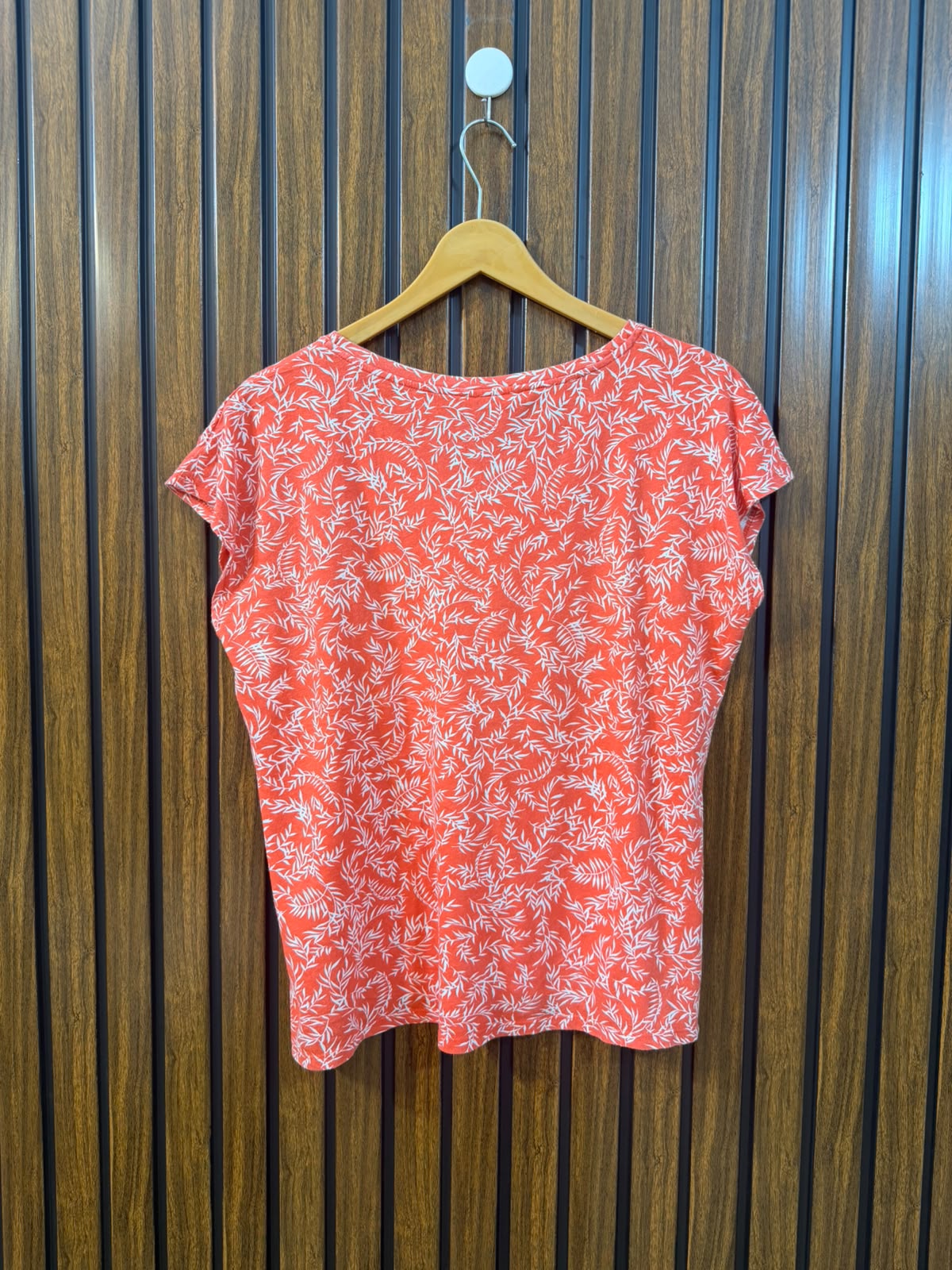 Chest Small Baggy Style  Length 22 Women's Essential T-Shirt