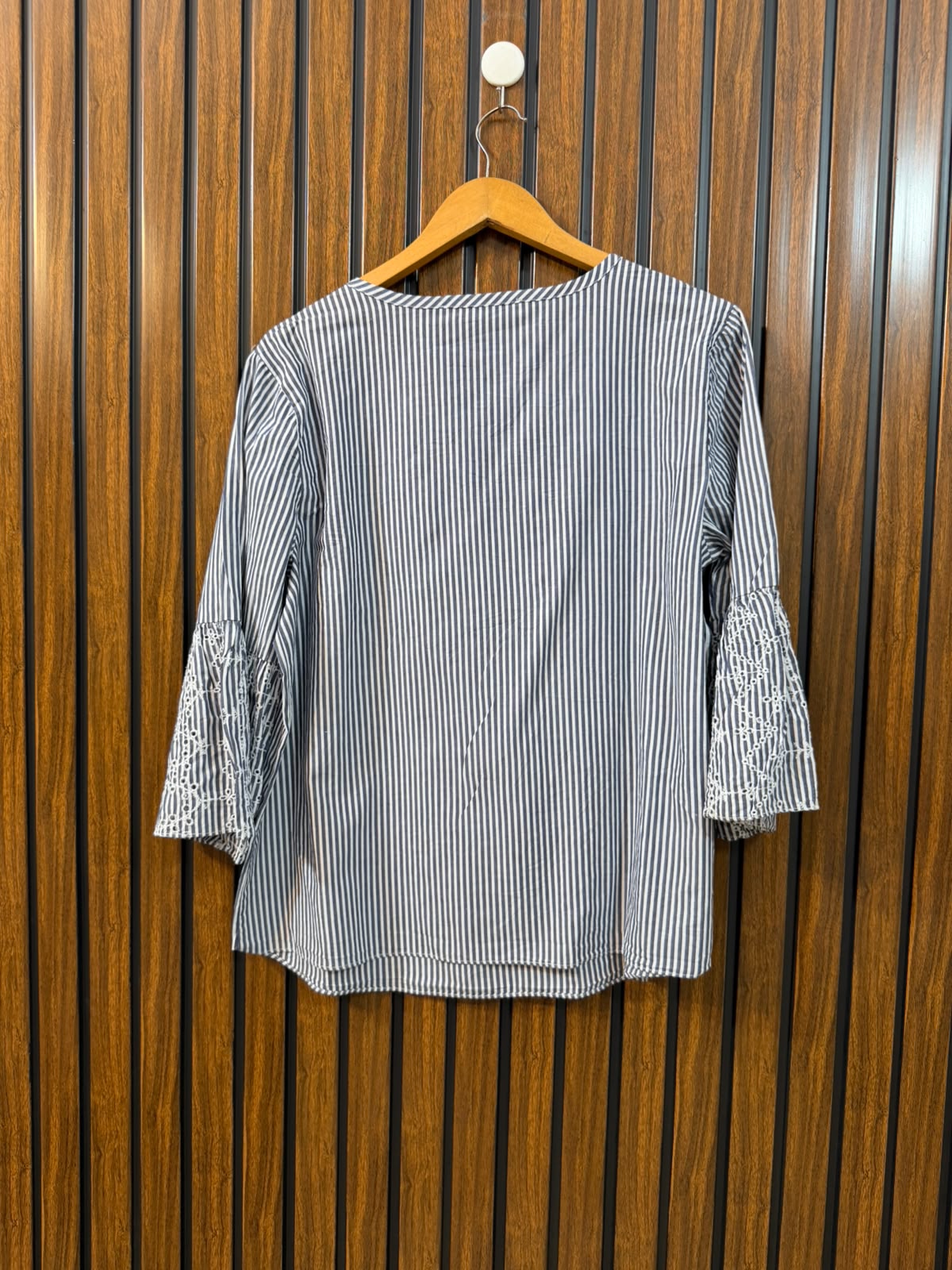 Chest 20  Lenght 25  Fabric cotton Branded Ladies Full Sleeve Top