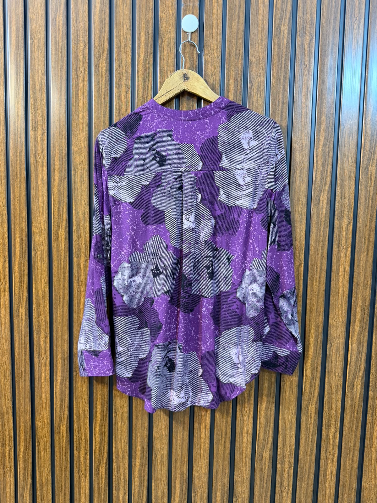 Chest 19  Lenght 25 to 27  Fabric linen Elegant Women's Full Sleeve Top