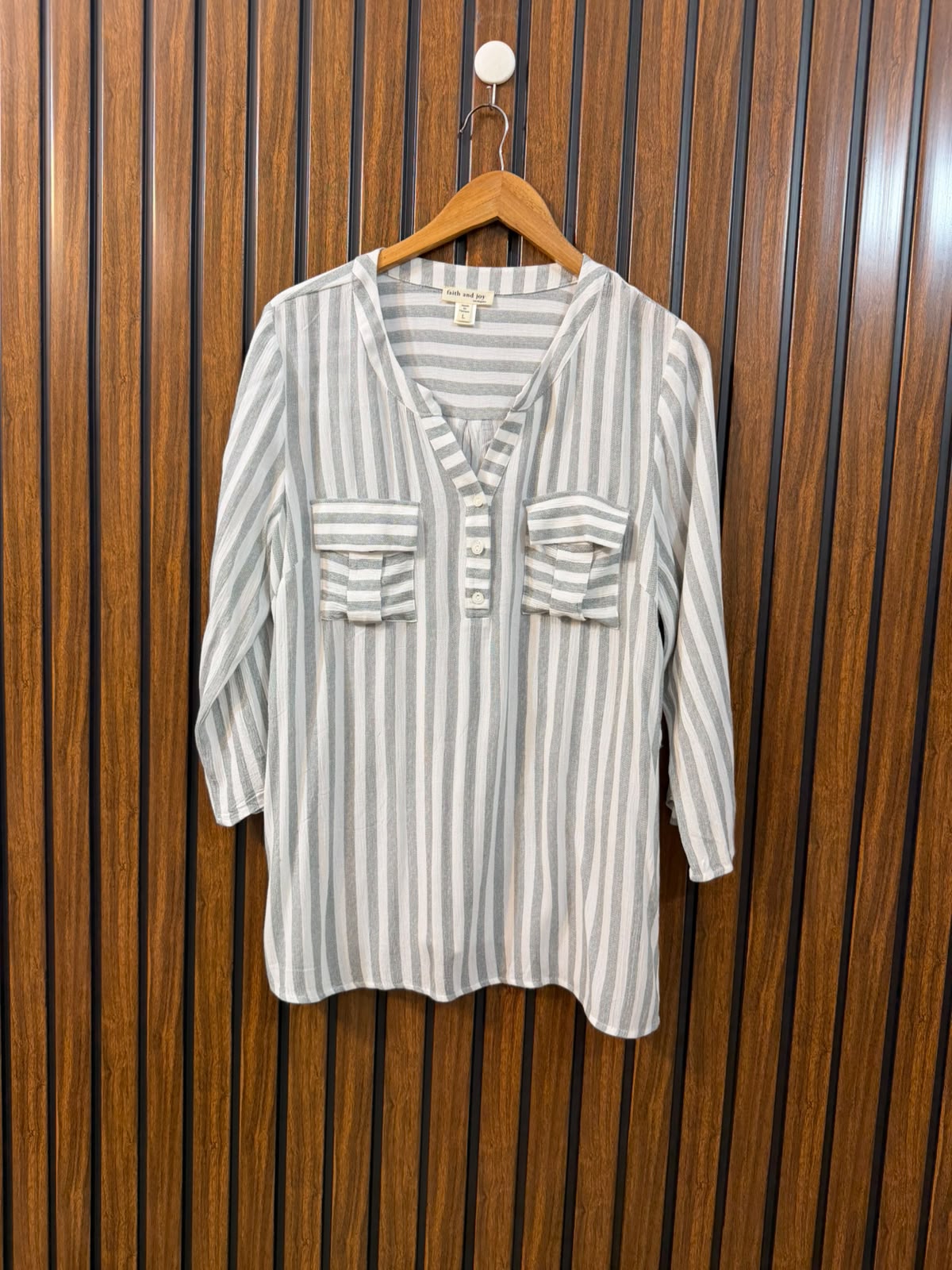 Chest 21  Lenght 26.5  Fabric rayon Women's Branded Fashion Top
