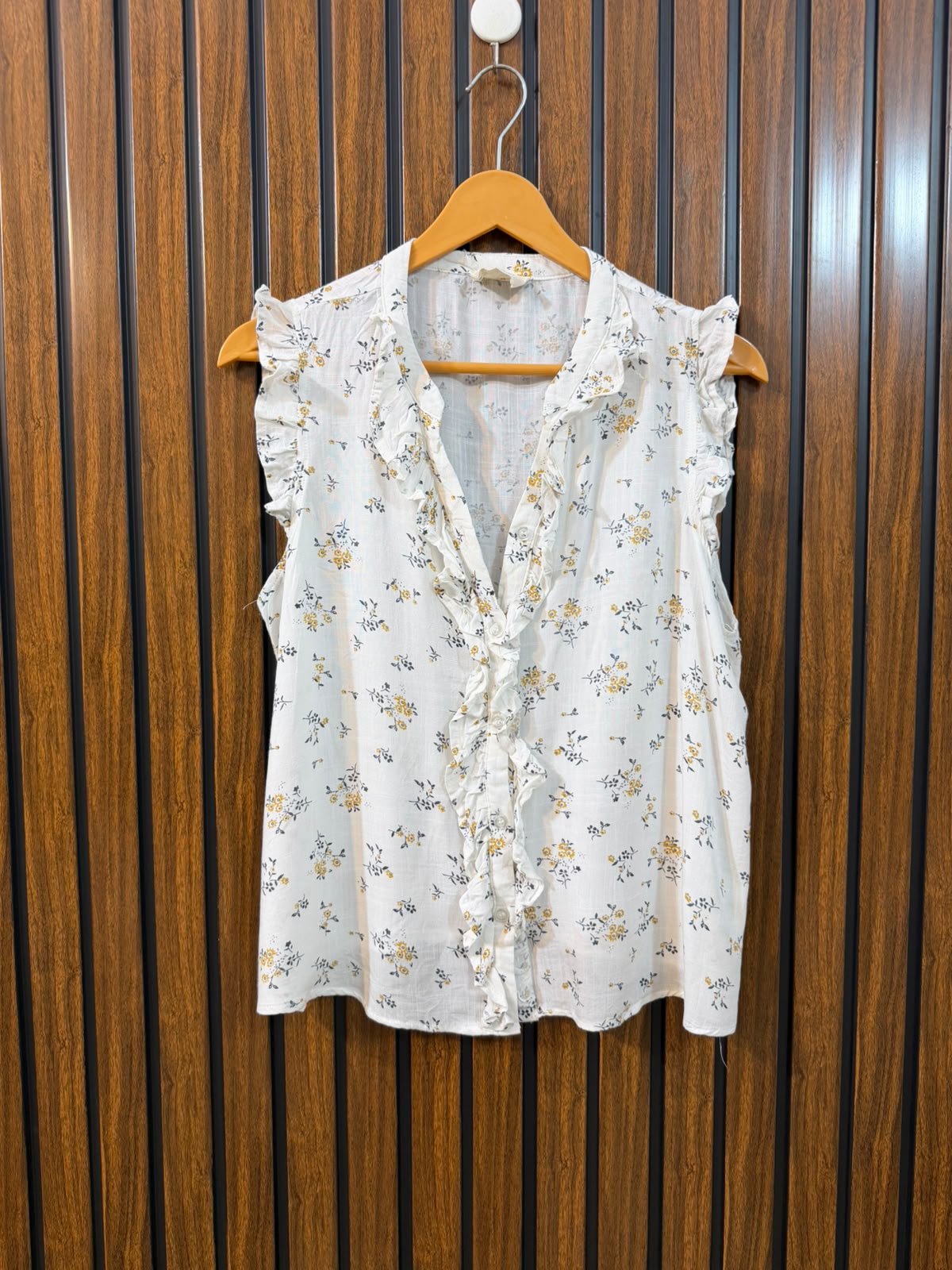 Chest 20  Length 22  Fabric Linen Women's Sleeveless Top for Everyday Wear