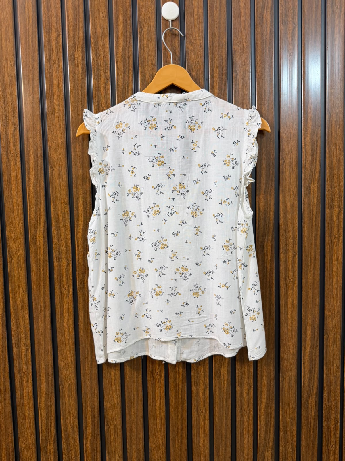 Chest 20  Length 22  Fabric Linen Women's Sleeveless Top for Everyday Wear