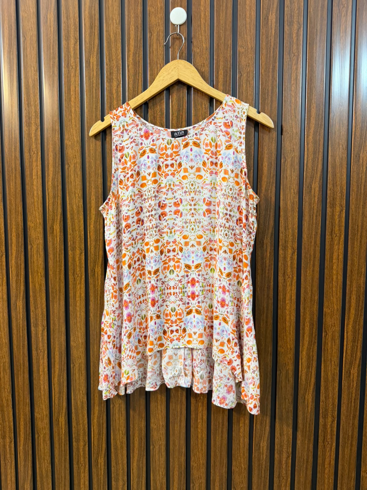 Chest 20  Length 21 To 24  Fabric Linen Stylish Women's Sleeveless Top