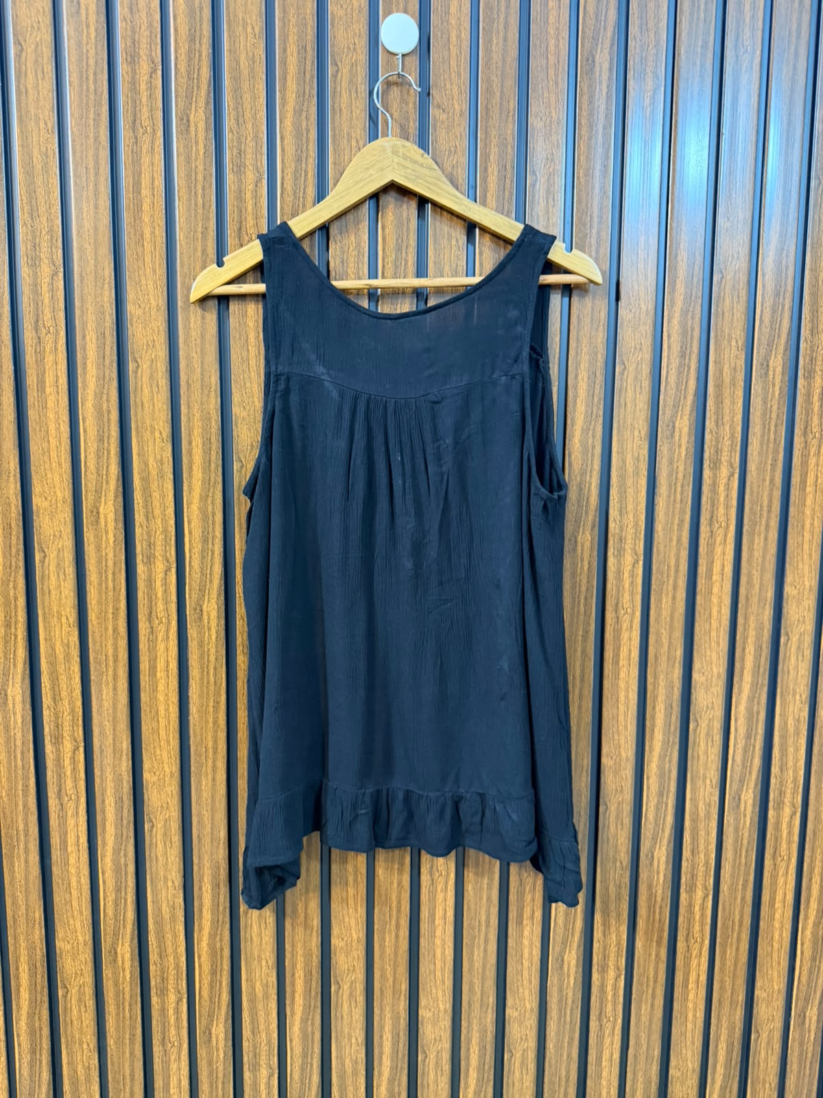 Chest 21  Length 26  Fabric Rayon Branded Women's Casual Sleeveless Top