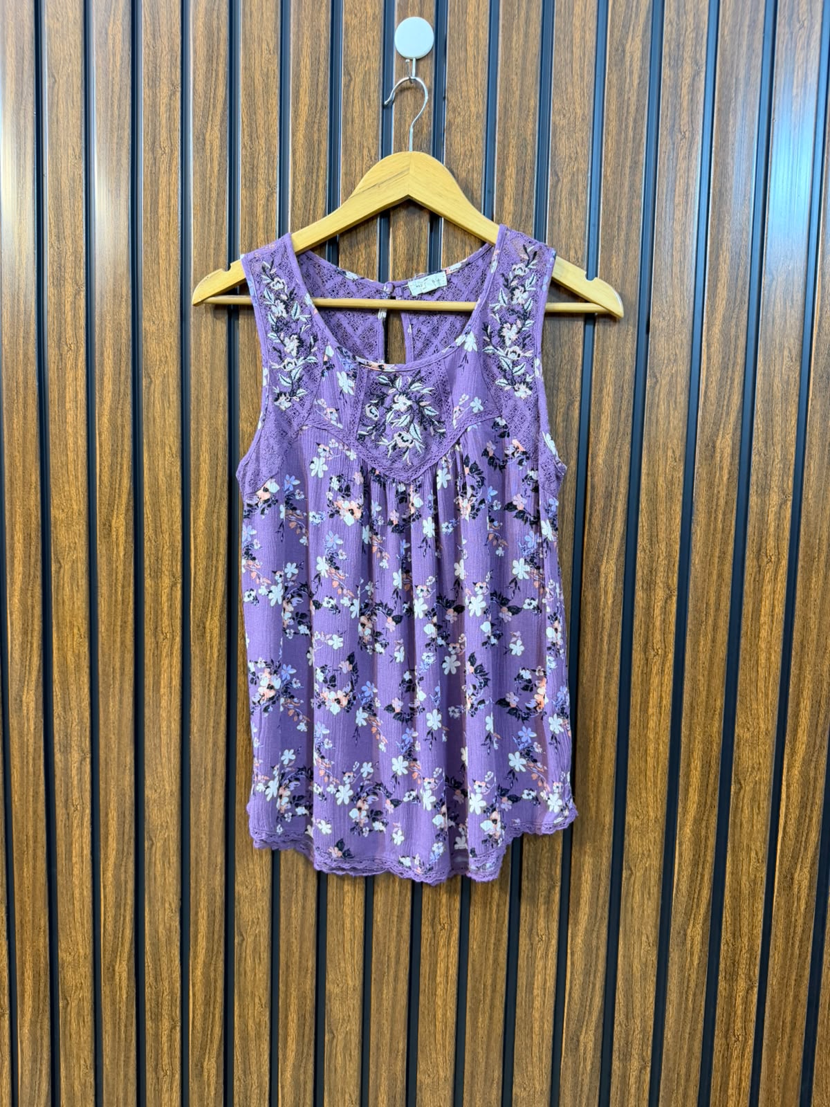 Chest 19  Length 23  Fabric Rayon Trendy Women's Sleeveless Top
