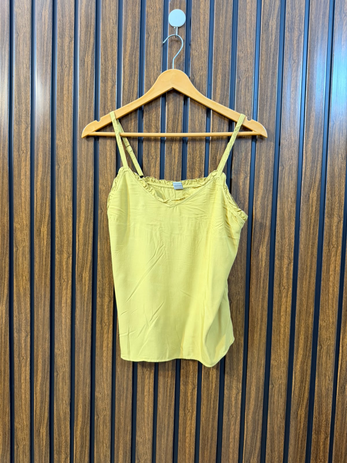 Chest 16  Length 20  Fabric Linen Branded Women's Stylish Top