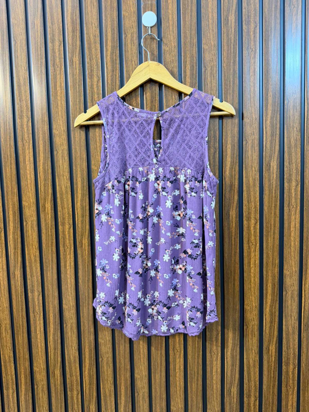 Chest 19  Length 23  Fabric Rayon Trendy Women's Sleeveless Top