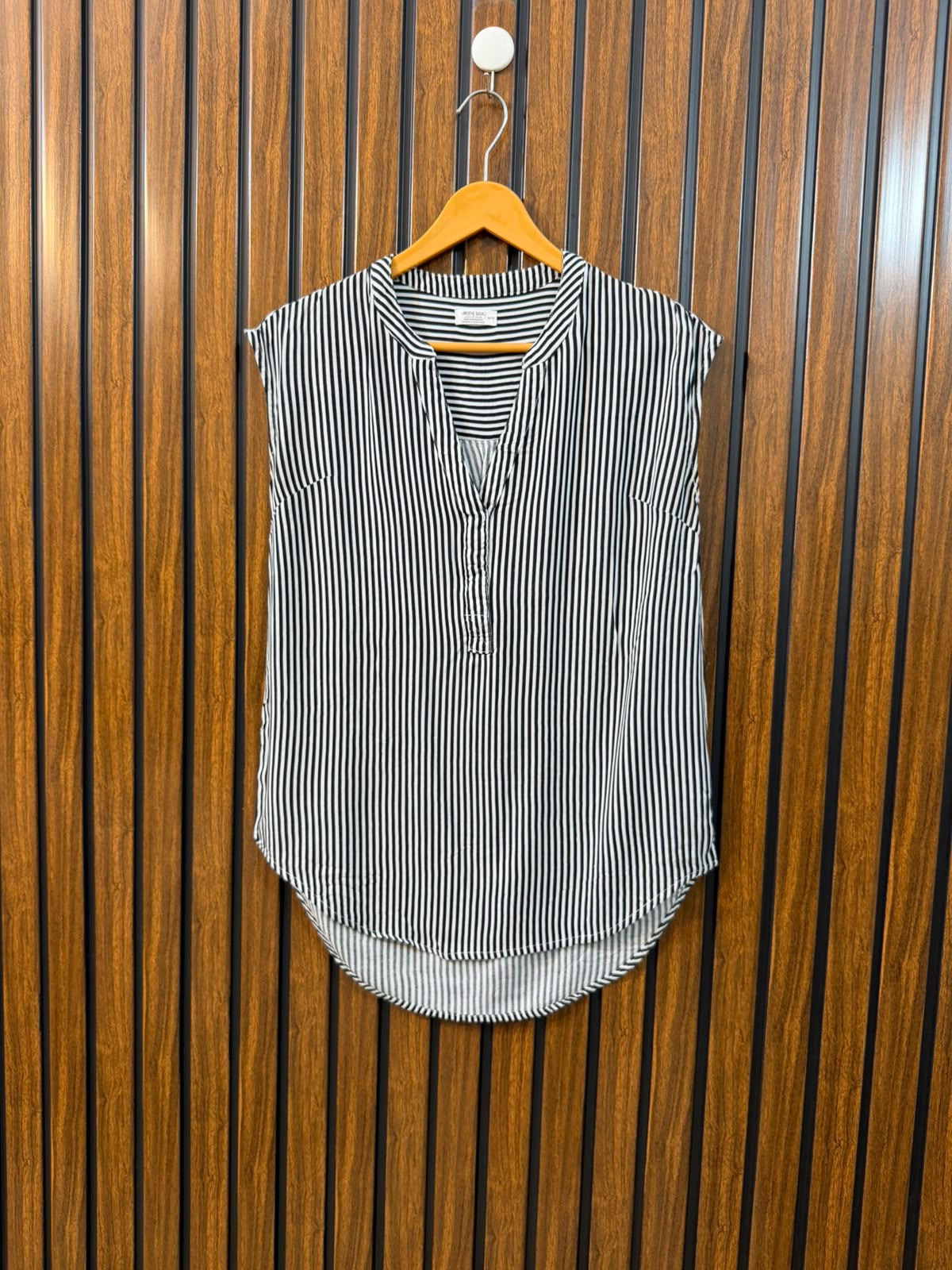 Chest 18  Length 26 To 28  Fabric Linen Western Women's Elegant Top