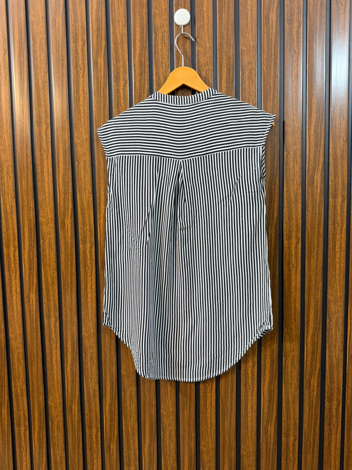 Chest 18  Length 26 To 28  Fabric Linen Western Women's Elegant Top