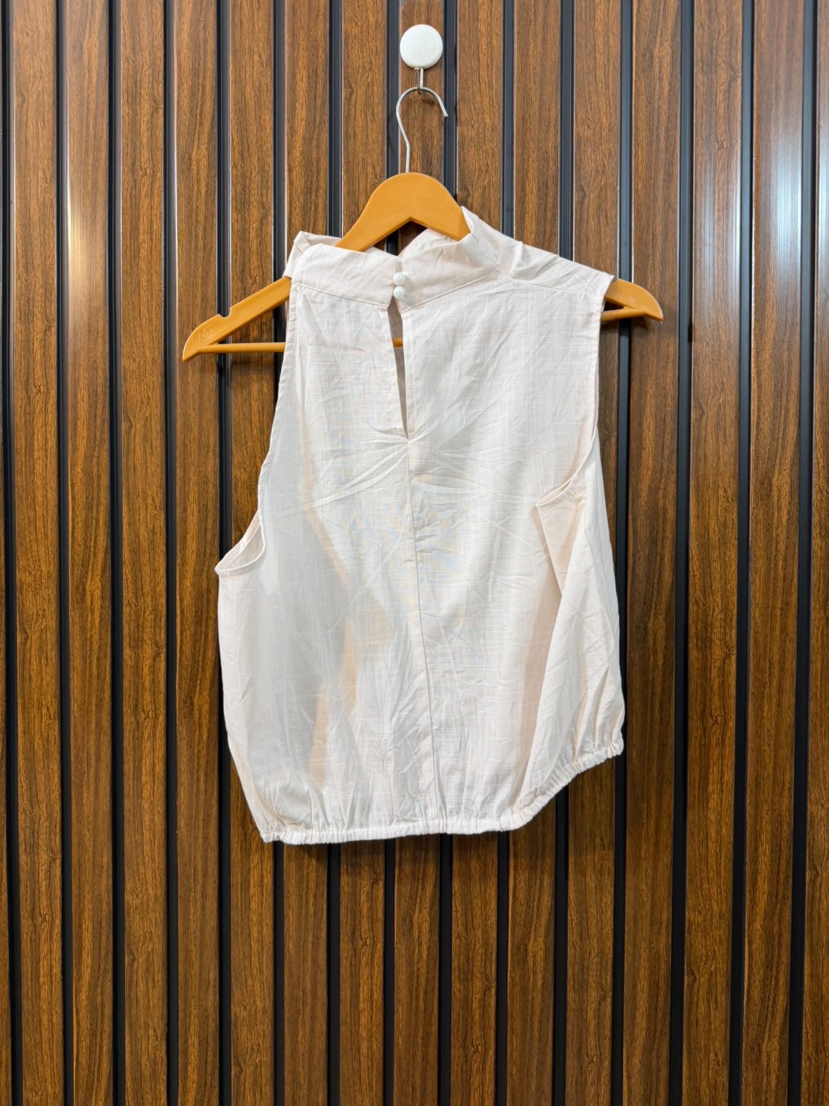 Chest 18  Length 17  Fabric Cotton Silk Women's Western Sleeveless Top