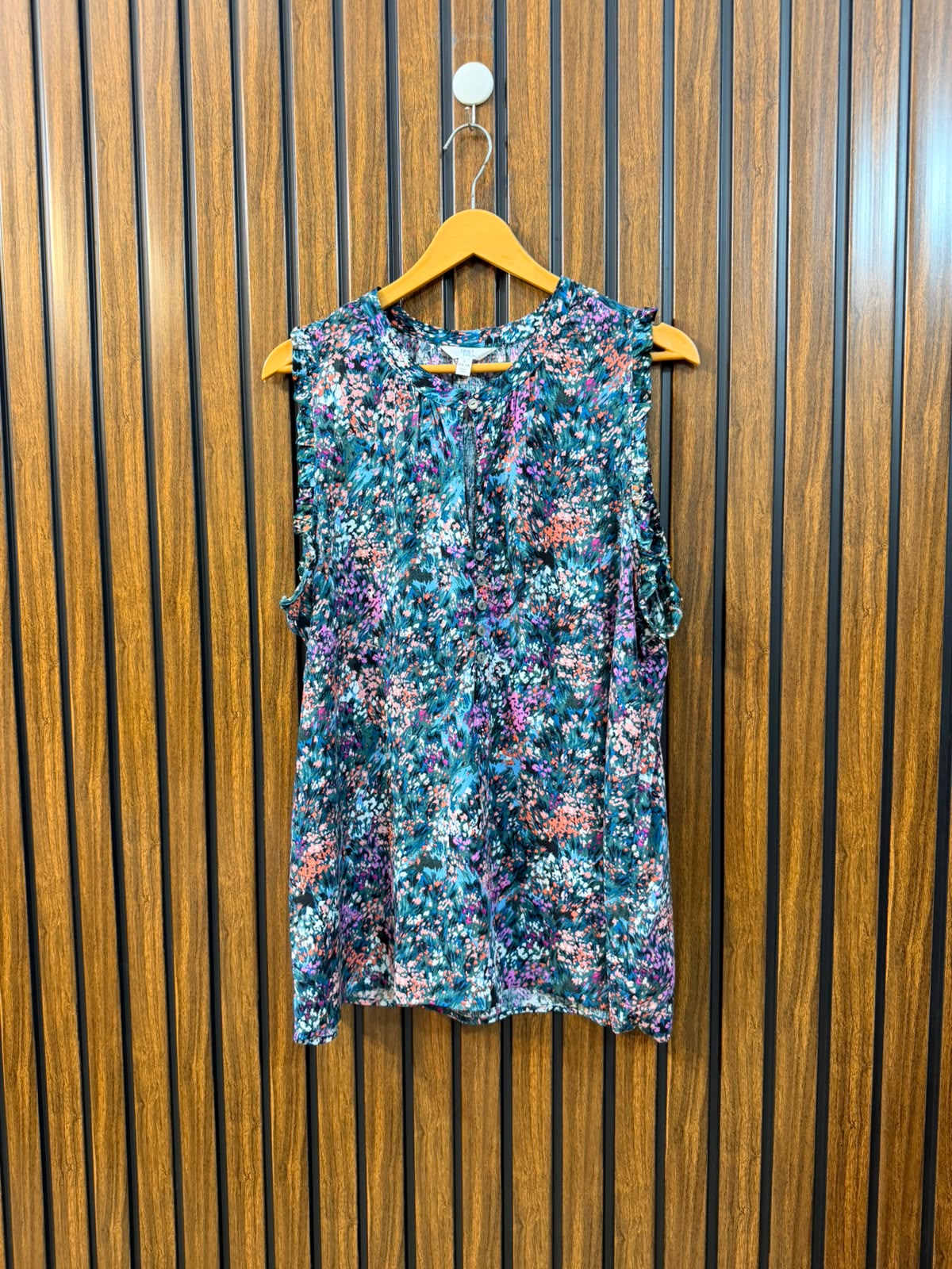 Chest 22  Length 27  Fabric Chiffon Women's Sleeveless Collection Top