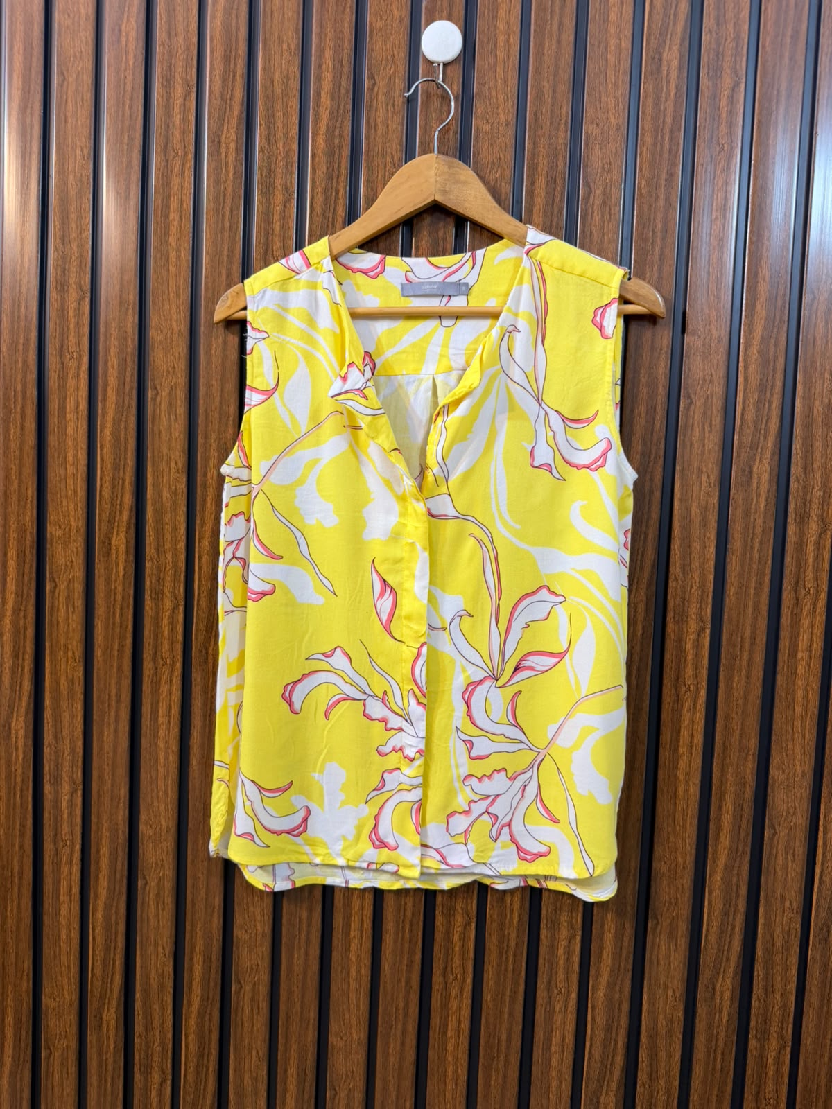 Chest 19  Length 23  Fabric Rayon Women's Stylish Everyday Top